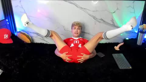 Juan online show from 10/17/25, 01:31