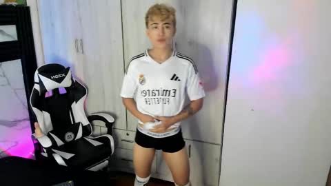 Juan online show from 11/21/25, 01:43