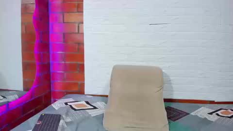 sainix_ online show from 09/24/25, 08:34