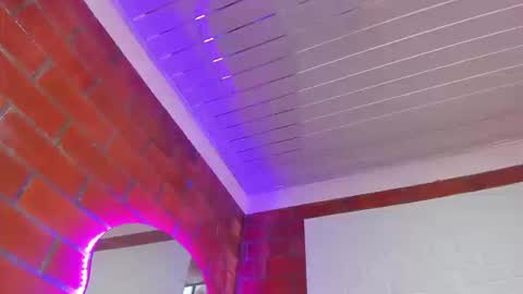 sainix_ online show from 09/29/25, 09:30