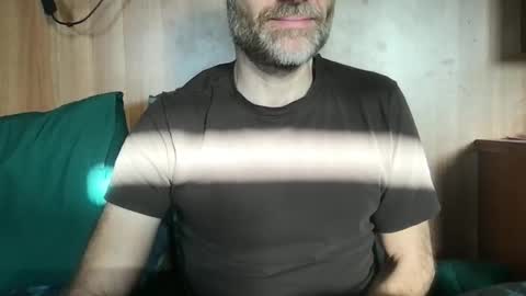 Snapshot of saint009 chatting on 11/17/25, 11:27 saint009 online show from 11/17/25, 11:27