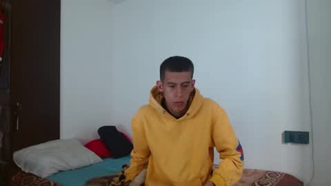 Snapshot of saint_boyy chatting on 12/04/24, 12:25 saint boy online show from 12/04/24, 12:25