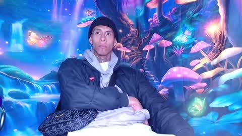 Snapshot of saint_boyy chatting on 01/12/25, 03:28 saint boy online show from 01/12/25, 03:28