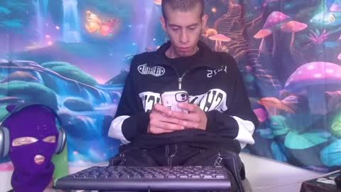 Snapshot of saint_boyy chatting on 01/26/25, 01:15 saint boy online show from 01/26/25, 01:15