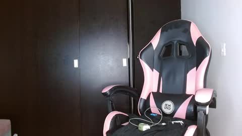 Snapshot of saint_boyy chatting on 10/06/25, 12:41 saint boy online show from 10/06/25, 12:41