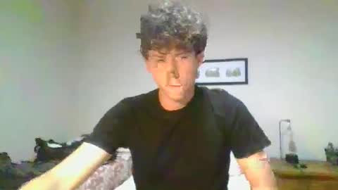 Snapshot of saint_nott chatting on 12/17/25, 09:54 saint_nott online show from 12/17/25, 09:54