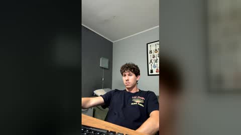 Snapshot of saint_nott chatting on 02/17/26, 10:05 saint_nott online show from 02/17/26, 10:05