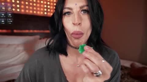 saintjade online show from 11/03/25, 04:25