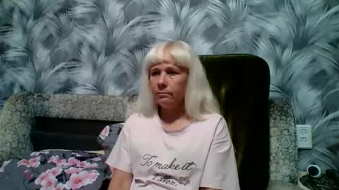 Snapshot of sakura_blonde chatting on 10/15/25, 08:25 sakura_blonde online show from 10/15/25, 08:25