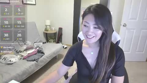 Sakura online show from 10/05/25, 10:46