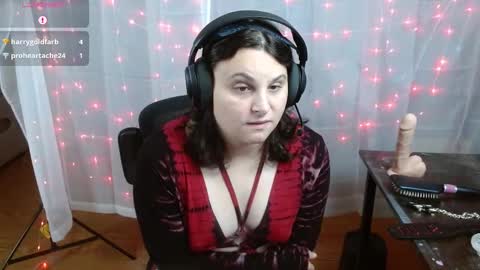 salacious_bunny online show from 11/19/25, 02:17