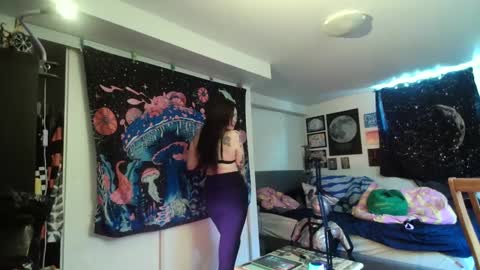 salemsslut online show from 02/14/25, 02:54