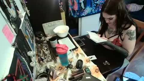 salemsslut online show from 02/18/25, 06:37