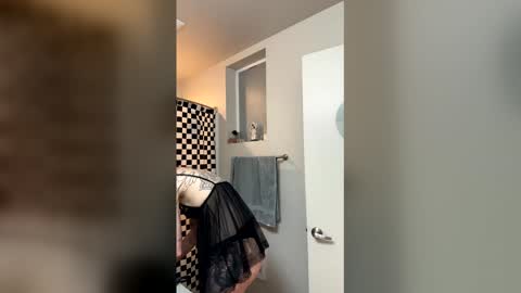 Snapshot of salemswitchxx chatting on 01/15/26, 03:11 Salem online show from 01/15/26, 03:11