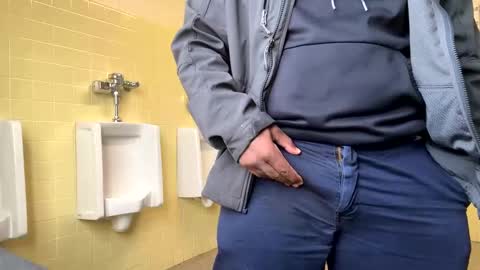 Snapshot of salgozzi chatting on 03/09/25, 01:15 Cum Hanks online show from 03/09/25, 01:15