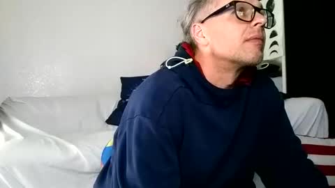 salis1981 online show from 02/10/25, 03:35