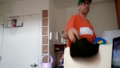 salis1981 online show from 03/02/25, 08:40