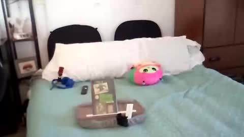 salis1981 online show from 10/18/25, 06:19