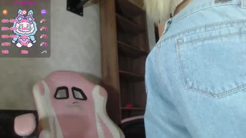 Snapshot of sally23_ chatting on 10/29/25, 01:57 salloy online show from 10/29/25, 01:57