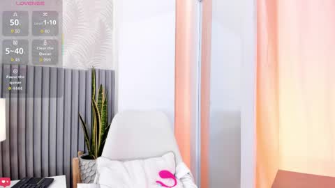 Silvia online show from 10/30/25, 01:12