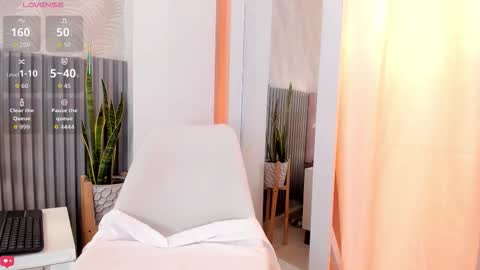 Silvia online show from 12/05/25, 02:03