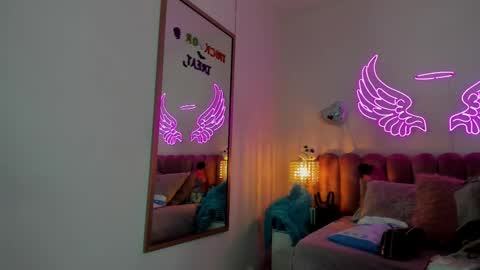 miss Sally online every night from 1am to 8am  Colombia time online show from 11/03/25, 03:35