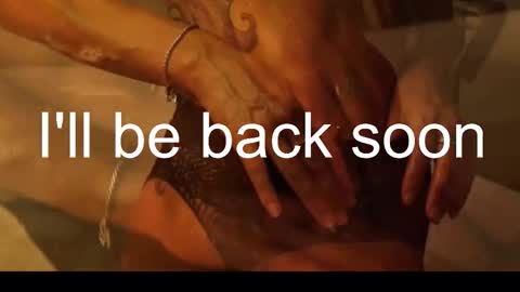 Snapshot of salmaesco chatting on 10/31/25, 03:29 Salma online show from 10/31/25, 03:29