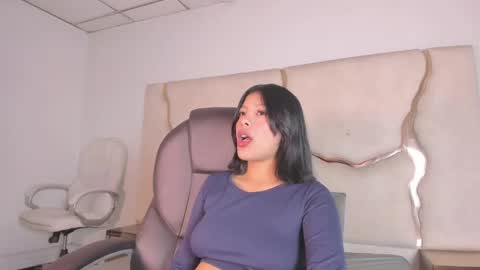 Snapshot of salmaportman_ chatting on 05/13/26, 02:31 salmaportman_ online show from 05/13/26, 02:31