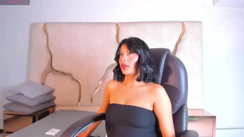 Snapshot of salmaportman_ chatting on 06/10/26, 05:28 salmaportman_ online show from 06/10/26, 05:28