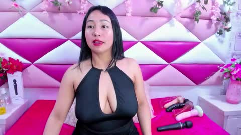 Snapshot of salmasantos chatting on 10/31/25, 02:34 salmasanto online show from 10/31/25, 02:34