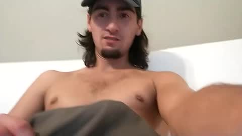 Snapshot of salmonman1305 chatting on 09/27/25, 02:16 salmonman1305 online show from 09/27/25, 02:16