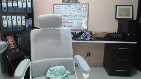 Snapshot of salome_010 chatting on 01/02/25, 10:33 Salome online show from 01/02/25, 10:33