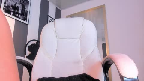 Snapshot of salome__evans chatting on 01/26/25, 01:15 salome__evans online show from 01/26/25, 01:15