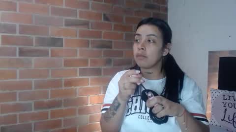 Snapshot of salome__hills chatting on 12/16/25, 05:40 online show from 12/16/25, 05:40