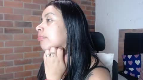 Snapshot of salome__hills chatting on 06/15/26, 08:00 online show from 06/15/26, 08:00