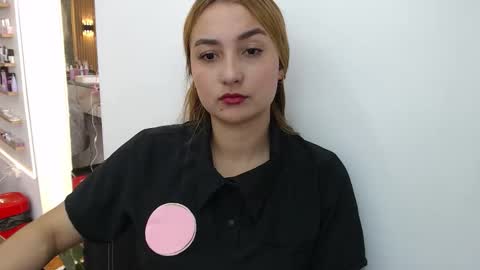 Snapshot of salome__lopez_ chatting on 11/06/25, 02:29 SALOME online show from 11/06/25, 02:29