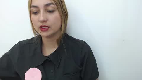 Snapshot of salome__lopez_ chatting on 11/11/25, 07:14 SALOME online show from 11/11/25, 07:14