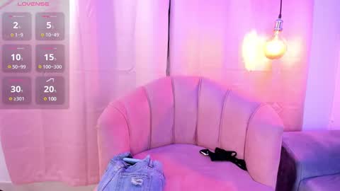 Snapshot of salome_and_karol chatting on 12/23/24, 01:35 salome_and_karol online show from 12/23/24, 01:35