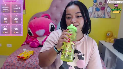 Snapshot of salome_franco chatting on 12/18/24, 11:19 Sofii online show from 12/18/24, 11:19