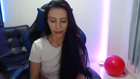 salome  online show from 12/05/25, 02:09