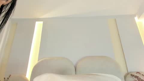 Snapshot of salomebell chatting on 11/11/25, 09:04 online show from 11/11/25, 09:04