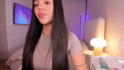 Snapshot of salomee_11 chatting on 10/30/25, 01:29 salo online show from 10/30/25, 01:29