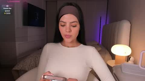 Snapshot of salomee_11 chatting on 11/10/25, 10:42 salo online show from 11/10/25, 10:42