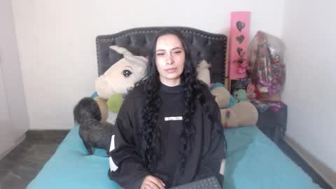 yenny online show from 11/26/25, 03:51