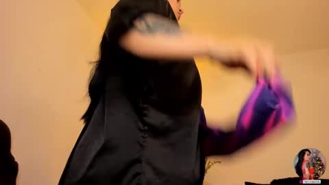 Snapshot of salomekross_ chatting on 02/09/25, 07:49 Salome Kross online show from 02/09/25, 07:49