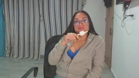 salome online show from 10/03/25, 01:24