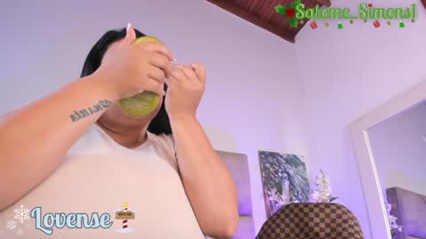 Snapshot of salomesimos1 chatting on 12/31/24, 01:30 Salome online show from 12/31/24, 01:30