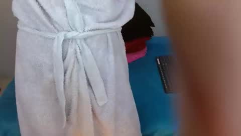 Snapshot of salomeswet chatting on 01/12/25, 01:05 martina online show from 01/12/25, 01:05