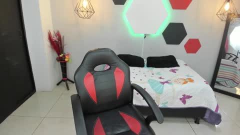 Snapshot of salomeswet chatting on 02/10/25, 01:14 martina online show from 02/10/25, 01:14