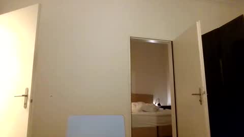 Snapshot of salsapaulus chatting on 12/20/24, 01:58 salsapaulus online show from 12/20/24, 01:58